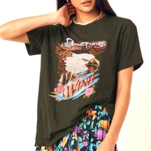 Spell Drifting in the Wind tee